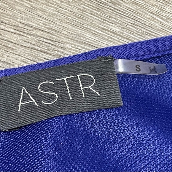 ASTR The Label Blue Crochet Hem Shift Dress Size Small. - Picture 7 of 8